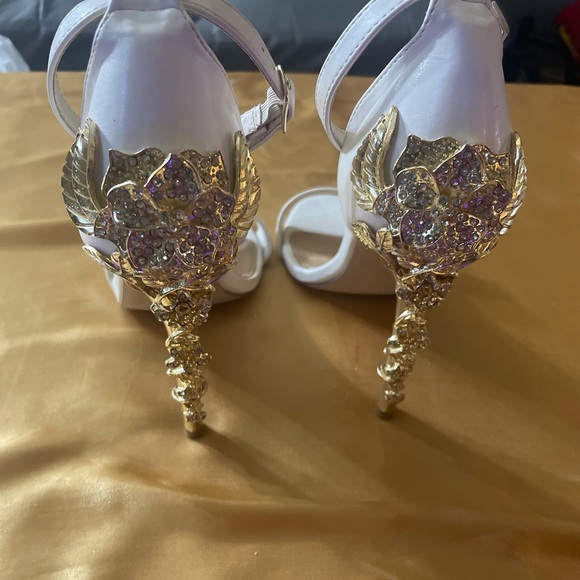 Scorpion Danger Heels - Picture 2 of 3